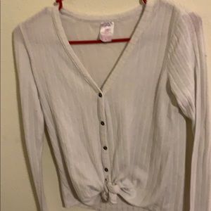 Botton down knotted top